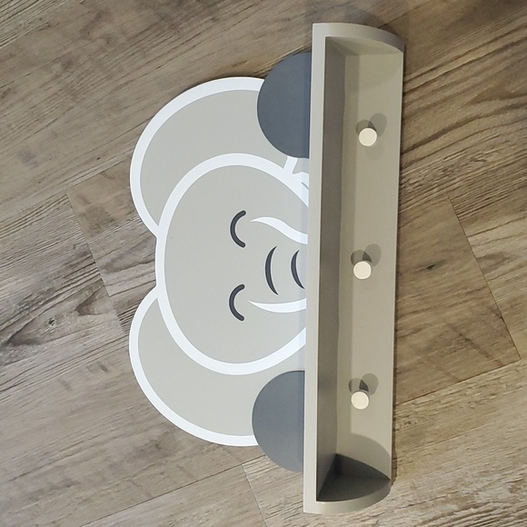 Elephant Wall Shelf with 3 Hooks - Picture 1 of 4